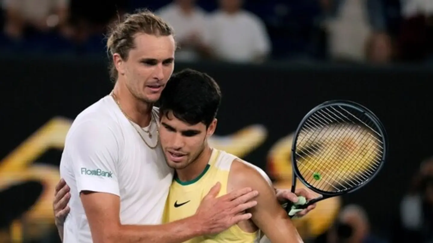 Alcaraz Leads Zverev in Australian Open 2026 Semifinal