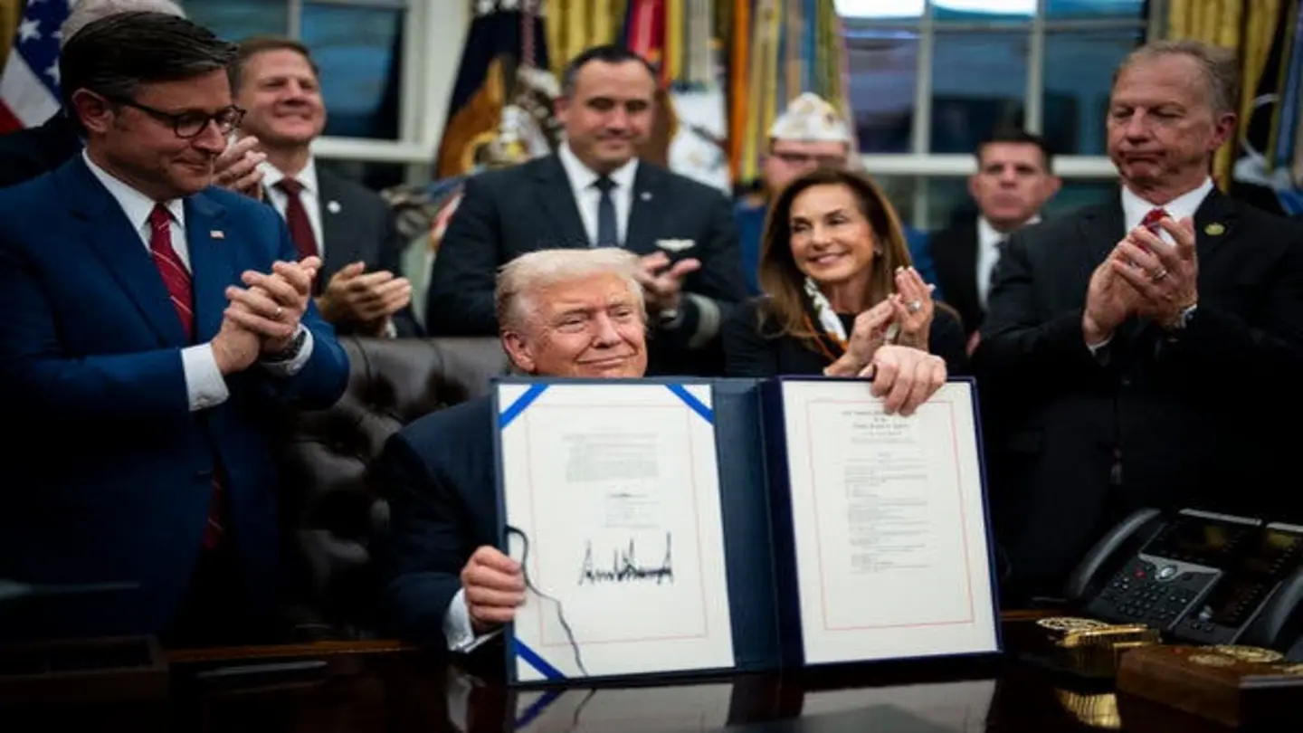 US Government Shutdown Avoided: Trump, Democrats Reach Immigration Deal