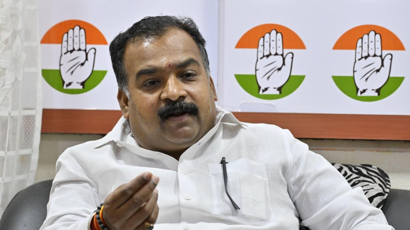 DMK Demands CBI Action on Tagore, Chakravarty Before Congress Talks