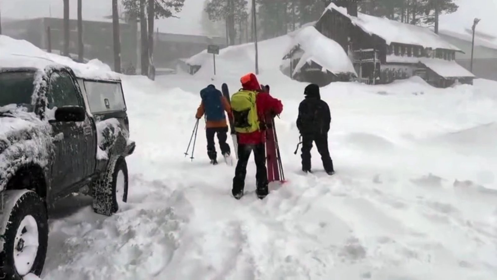 Massive Avalanche Near Lake Tahoe: 10 Skiers Missing, 6 Rescued