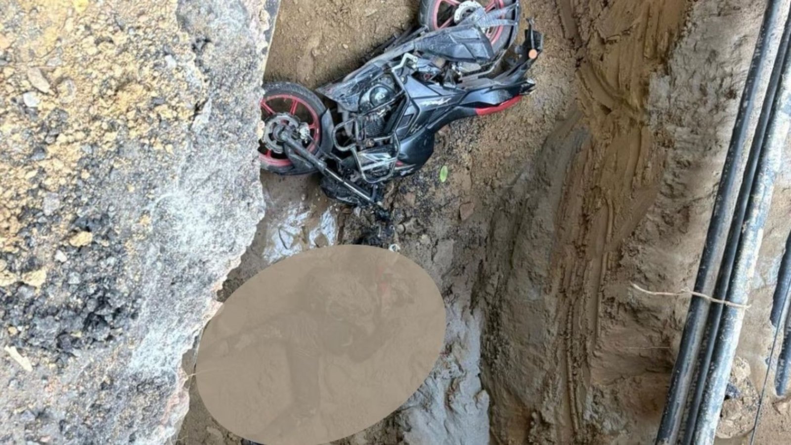 Delhi Biker Dies in Pit Fall; Family Flees from Police Station